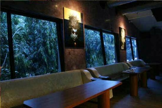 Jimis Beer Cafe